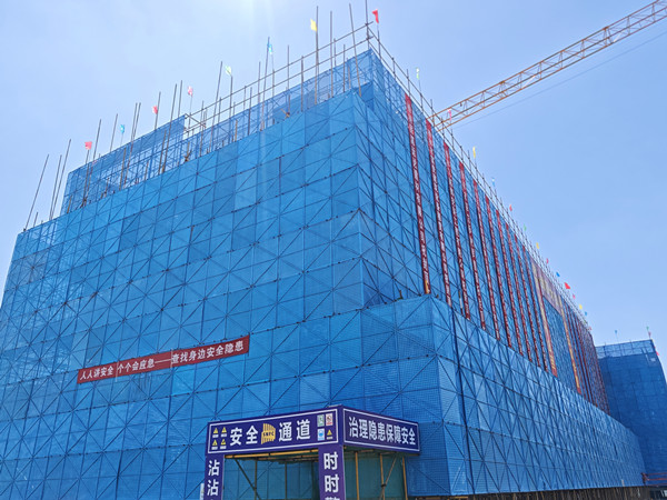 主體結(jié)構(gòu)封頂！